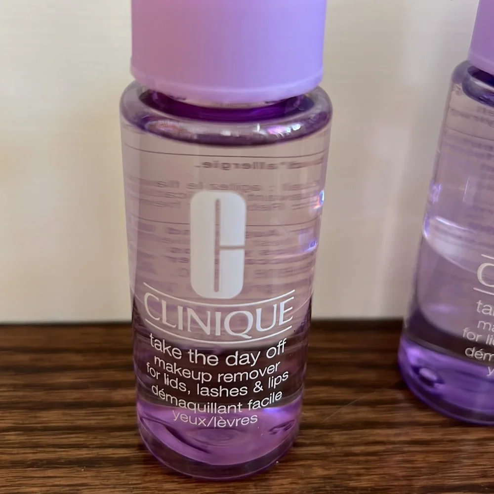 Clinique Take The Day Off Makeup Remover Travel Size - Picture 2 of 3